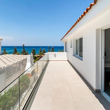 פאראלימני Beach Front Aqua Marina By Ezoria Villas מראה חיצוני תמונה