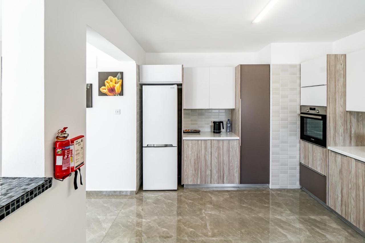 פאראלימני Beach Front Aqua Marina By Ezoria Villas מראה חיצוני תמונה
