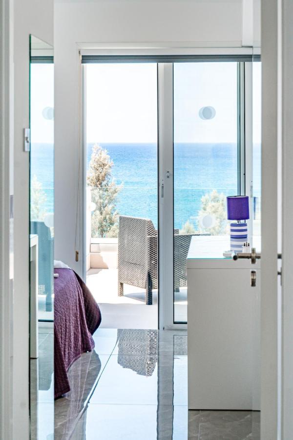 פאראלימני Beach Front Aqua Marina By Ezoria Villas מראה חיצוני תמונה