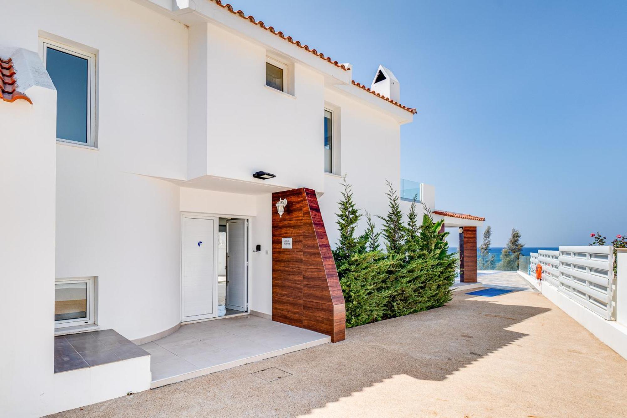 פאראלימני Beach Front Aqua Marina By Ezoria Villas מראה חיצוני תמונה