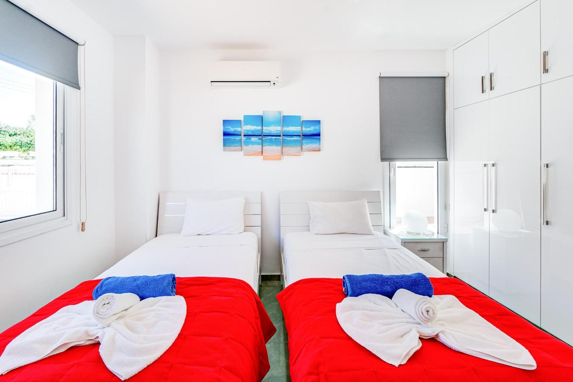 פאראלימני Beach Front Aqua Marina By Ezoria Villas מראה חיצוני תמונה