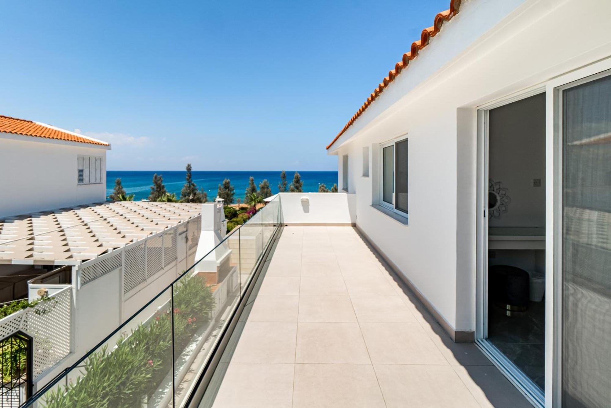 פאראלימני Beach Front Aqua Marina By Ezoria Villas מראה חיצוני תמונה