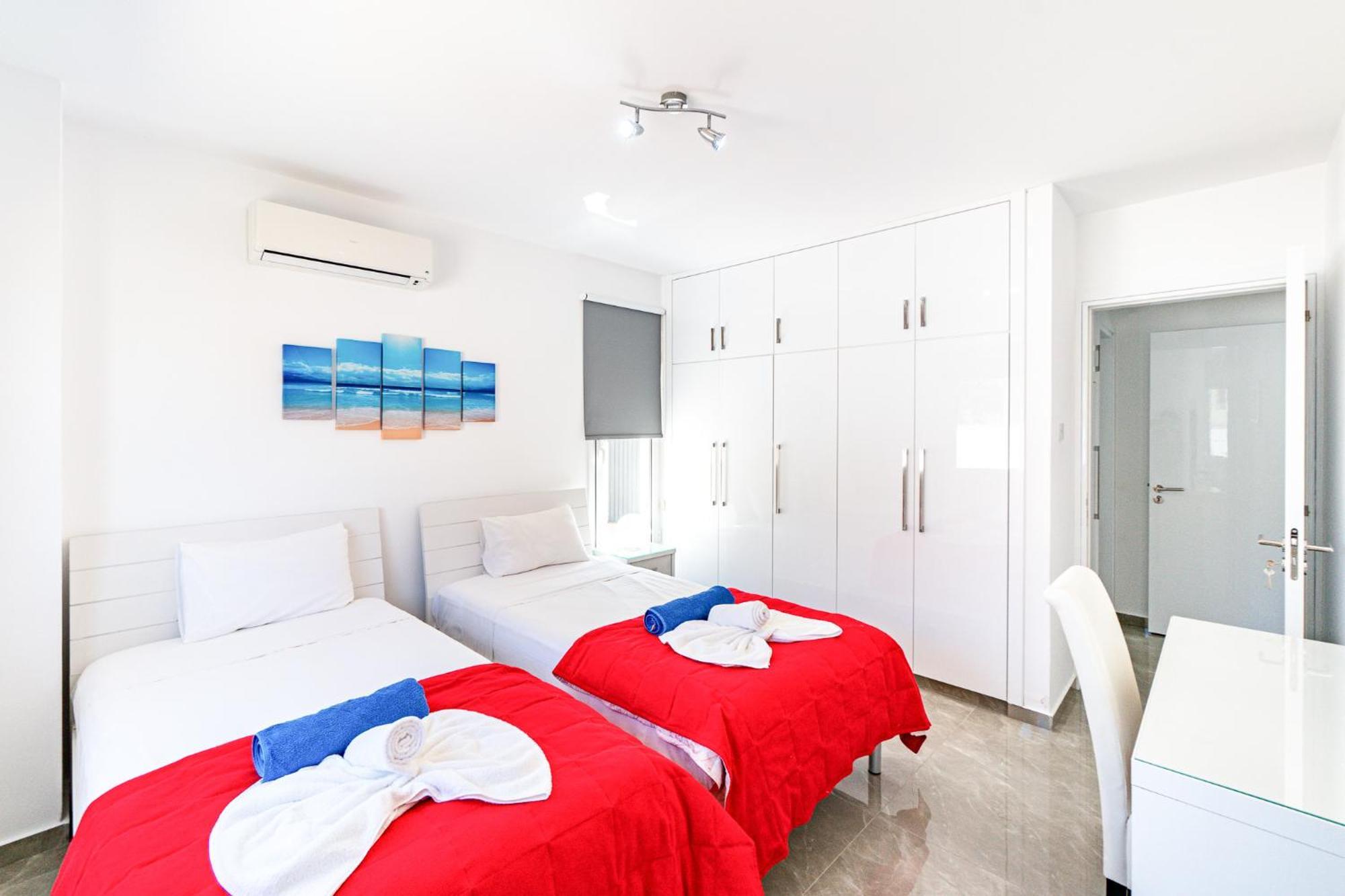 פאראלימני Beach Front Aqua Marina By Ezoria Villas מראה חיצוני תמונה