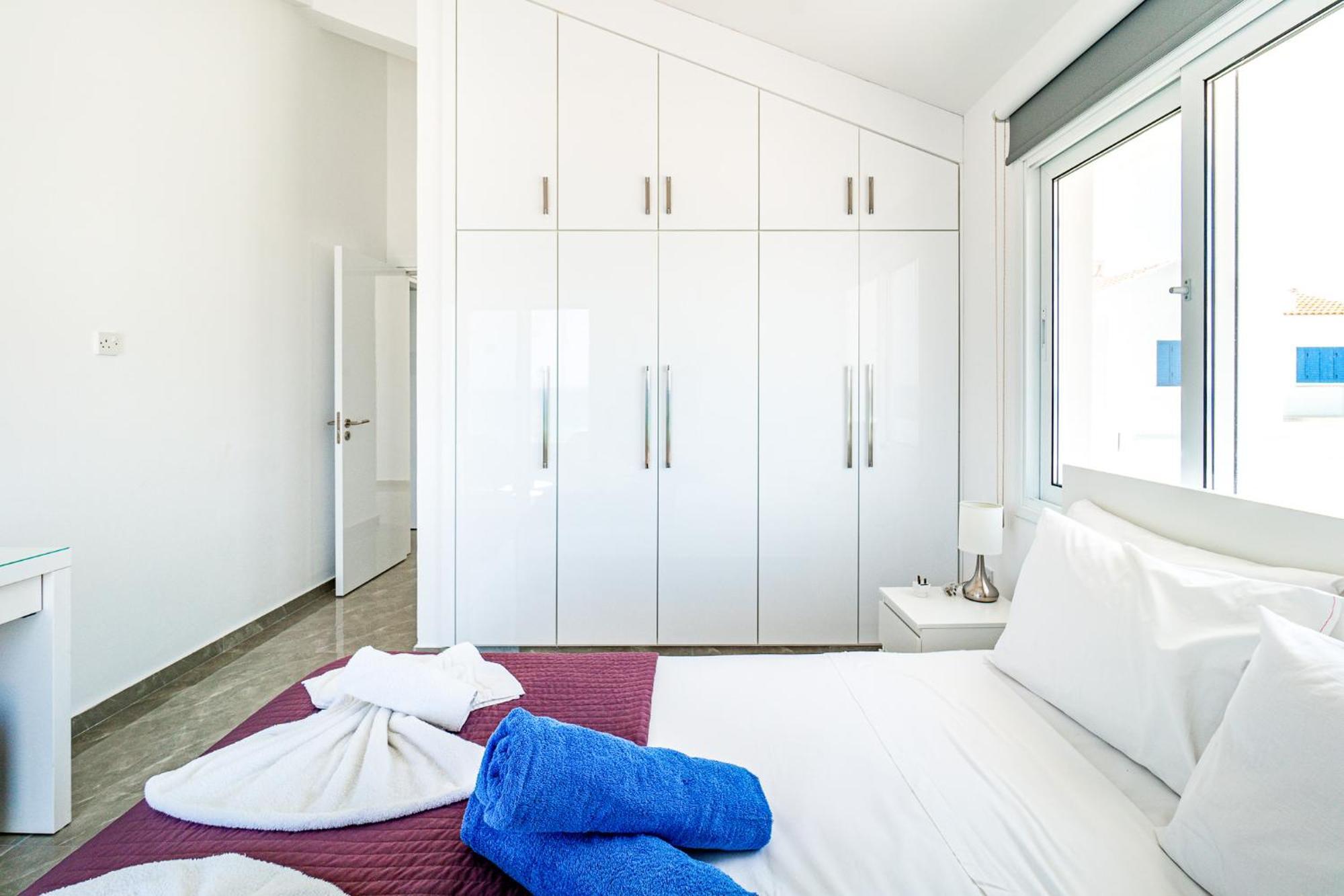 פאראלימני Beach Front Aqua Marina By Ezoria Villas מראה חיצוני תמונה