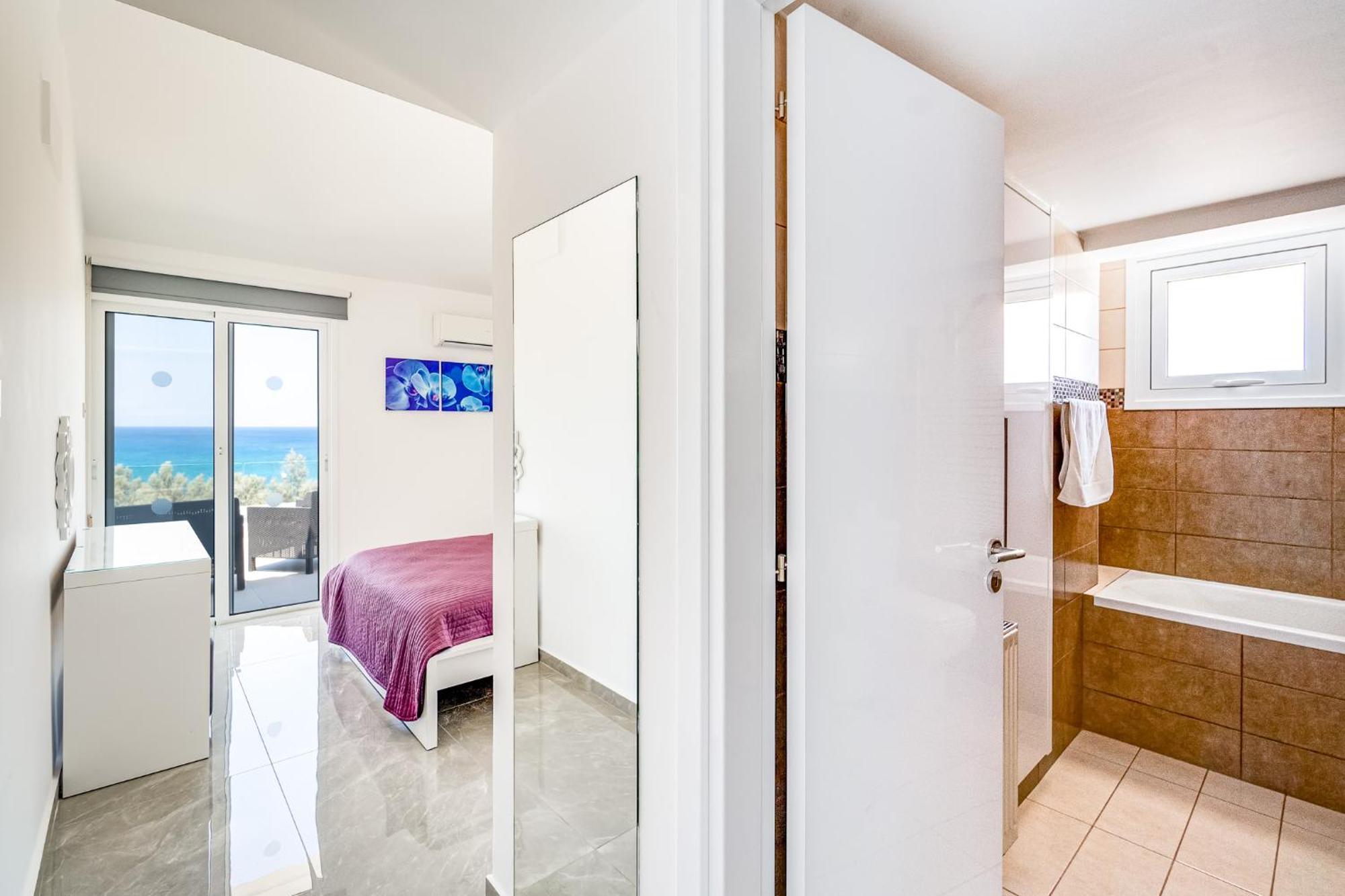 פאראלימני Beach Front Aqua Marina By Ezoria Villas מראה חיצוני תמונה